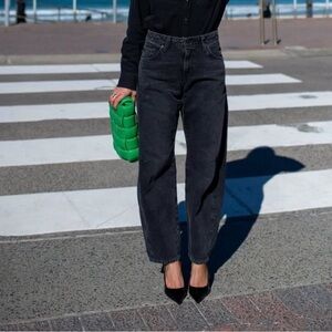 Levi’s Barrel Jean